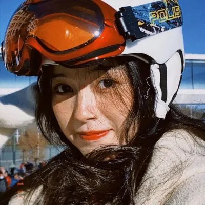 不装了,我比英雄还强